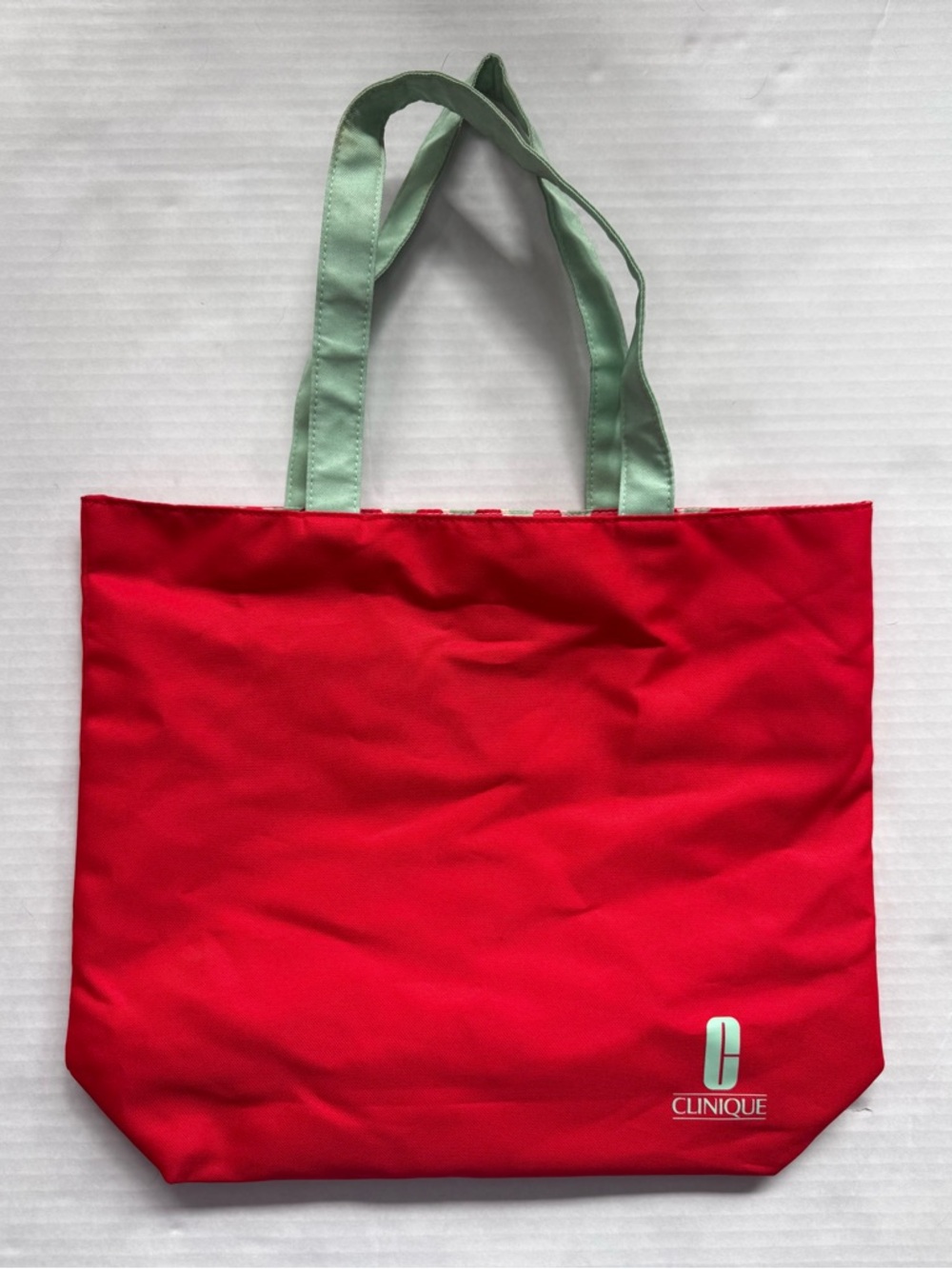Clinique Cosmetic Tote Bag Red Green Handles Polka Dot Interior